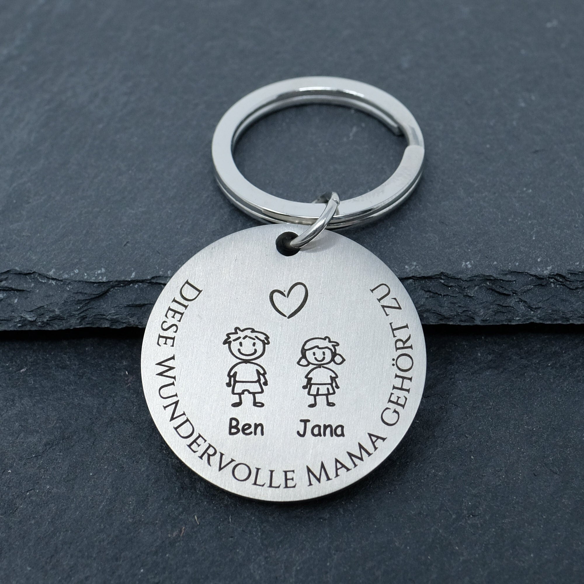 Personalisierter Schlüsselanhänger mit Gravur für Mama - "Diese Mama gehört zu ..."