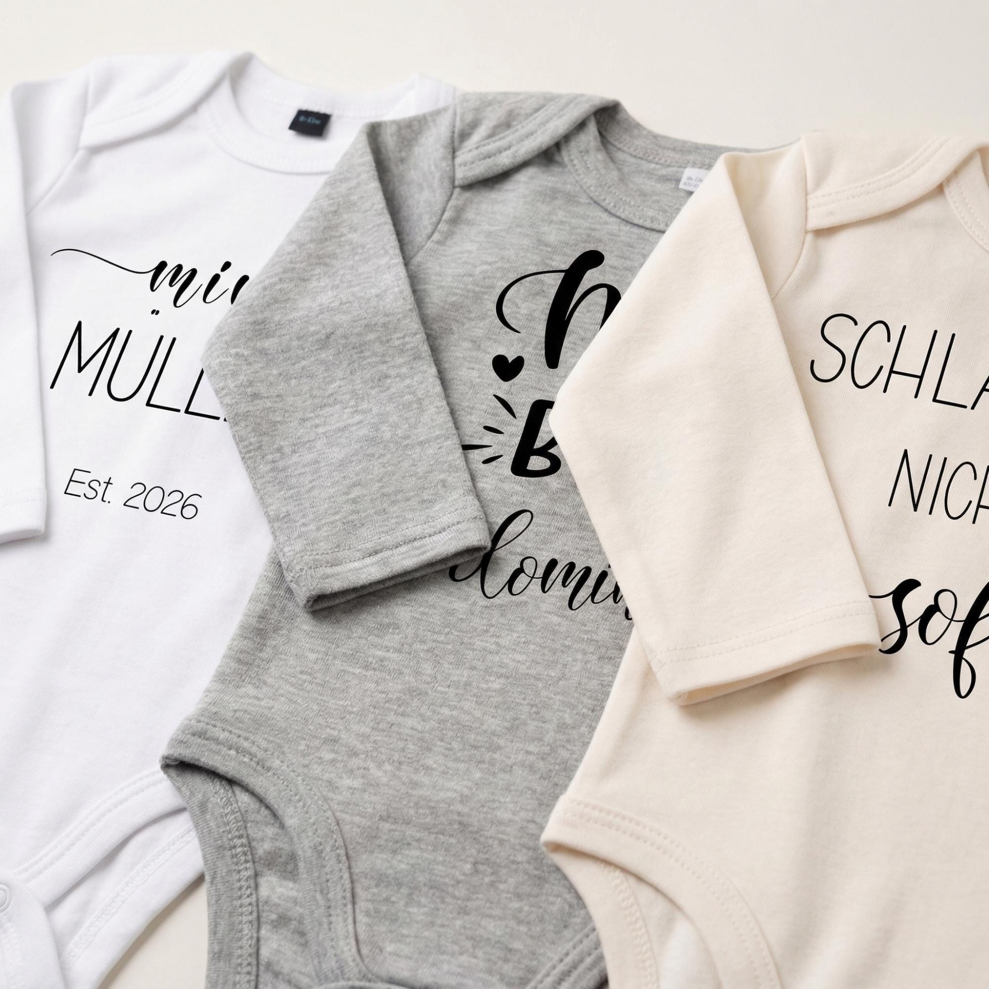 Personalisierter Baby Body – Body Junge Mädchen – Babybody mit Name & Datum – Schwangerschaft verkünden Geschenk – Individueller Strampler