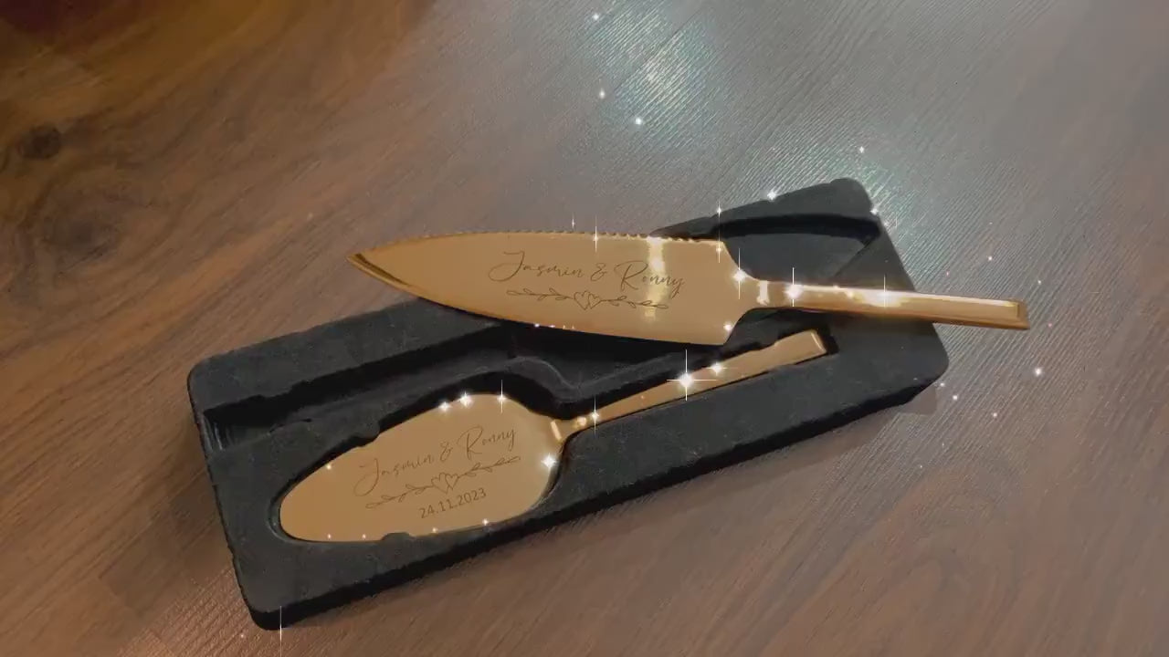 Tortenheber inkl. Tortenmesser mit persönlicher Gravur hochkant als Geschenk zur Hochzeit - Jahrestag - Personalisiertes Hochzeitsgeschenk